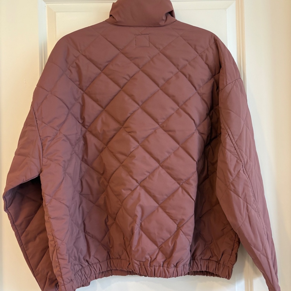 Vuori Echo Women’s Insulated Bomber Jacket – M, NWOT - Picture 10 of 14